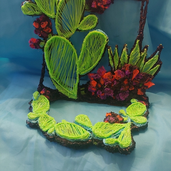 Cactus stand/ display holder - Picture 2 of 3